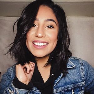 Meet your Posher, Angelica